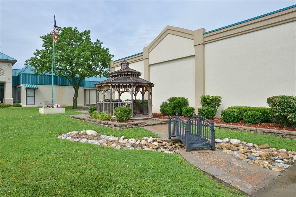 Days Inn By Wyndham Pittsburg Ks Exterior photo