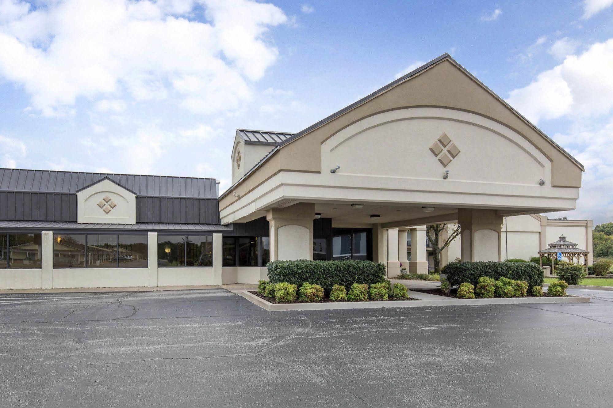 Days Inn By Wyndham Pittsburg Ks Exterior photo