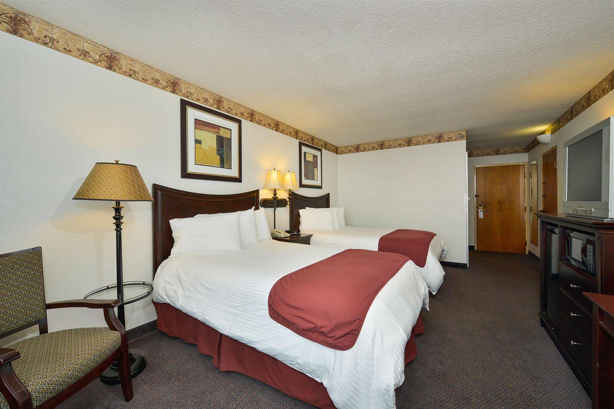 Days Inn By Wyndham Pittsburg Ks Exterior photo